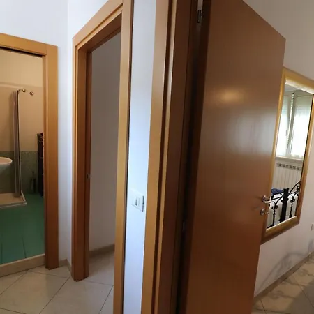 Appartamento Casa Vacanze Chiara In Centro, 5/6 Persone *