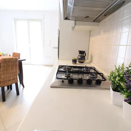 Casa Vacanze Chiara In Centro, 5/6 Persone Appartamento *