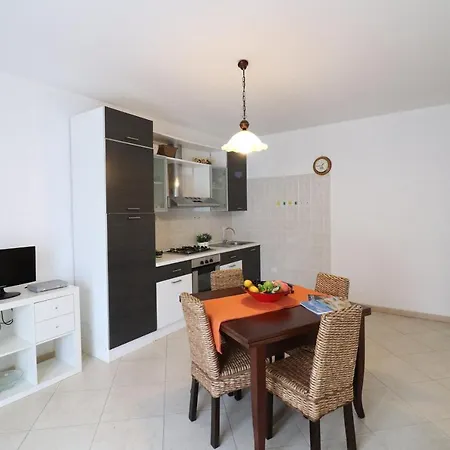 Casa Vacanze Chiara In Centro, 5/6 Persone Appartamento